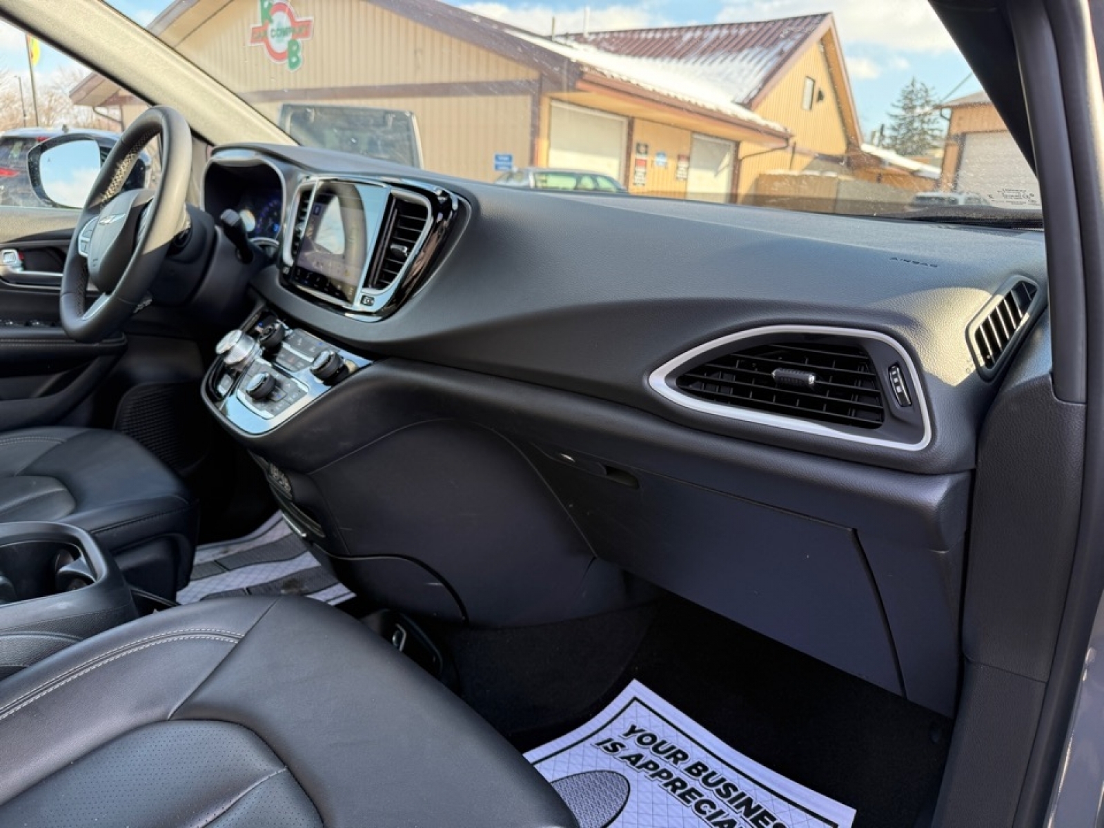 2025 Chrysler Pacifica Select, 39432, Photo