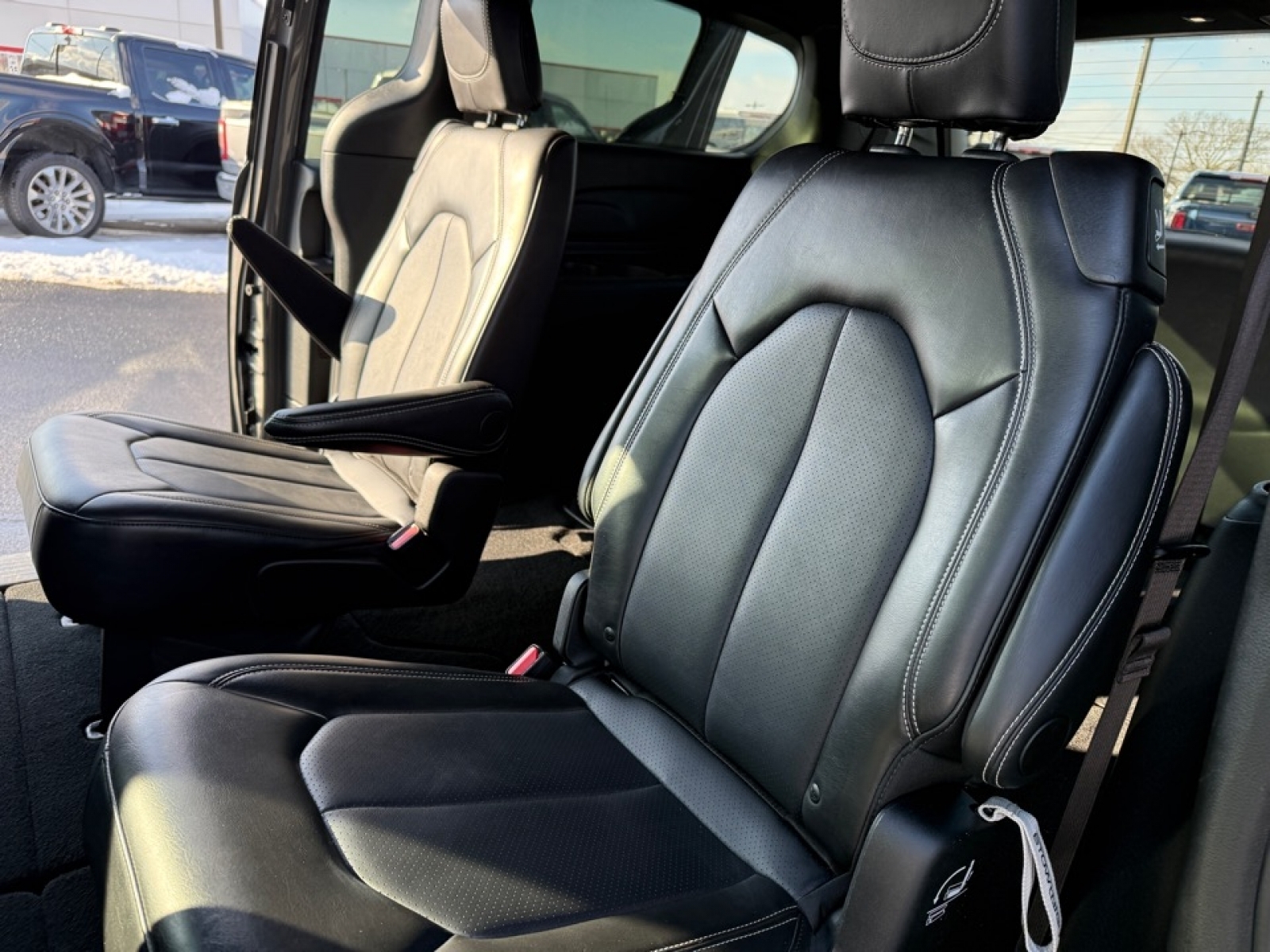 2025 Chrysler Pacifica Select, 39432, Photo