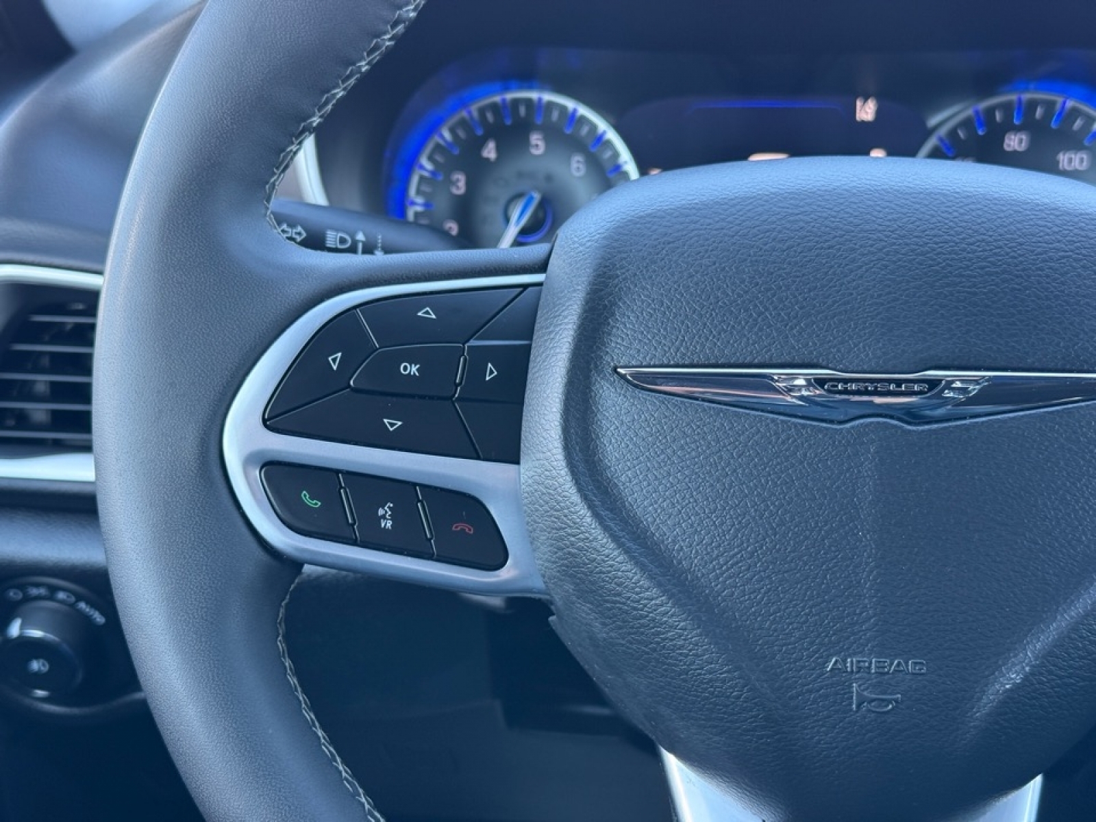 2025 Chrysler Pacifica Select, 39433, Photo