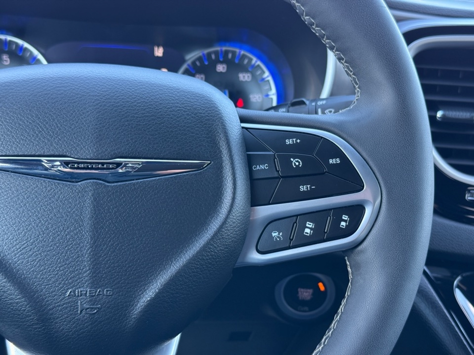 2025 Chrysler Pacifica Select, 39433, Photo