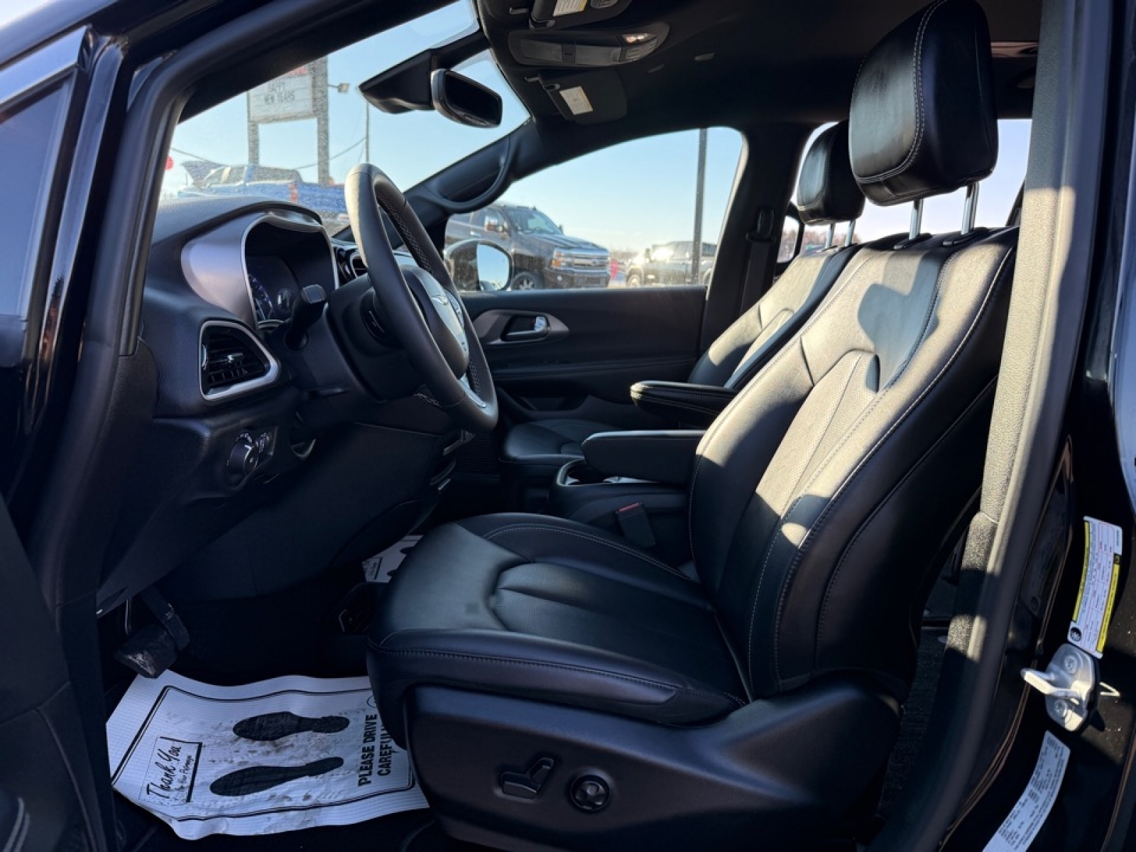 2025 Chrysler Pacifica Select, 39434, Photo