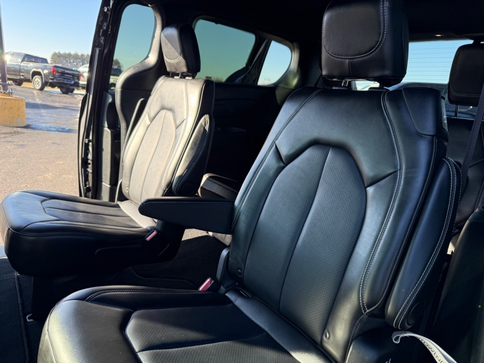 2025 Chrysler Pacifica Select, 39434, Photo