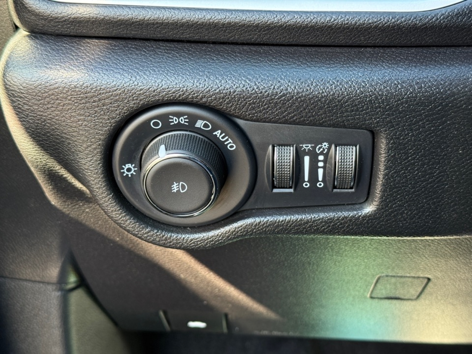 2025 Chrysler Pacifica Select, 39434, Photo