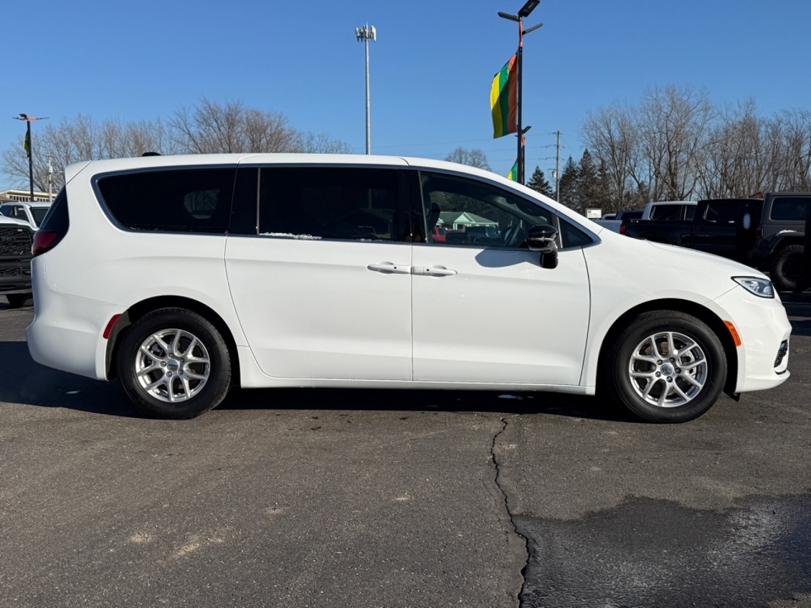 2025 Chrysler Pacifica Select, 39435, Photo