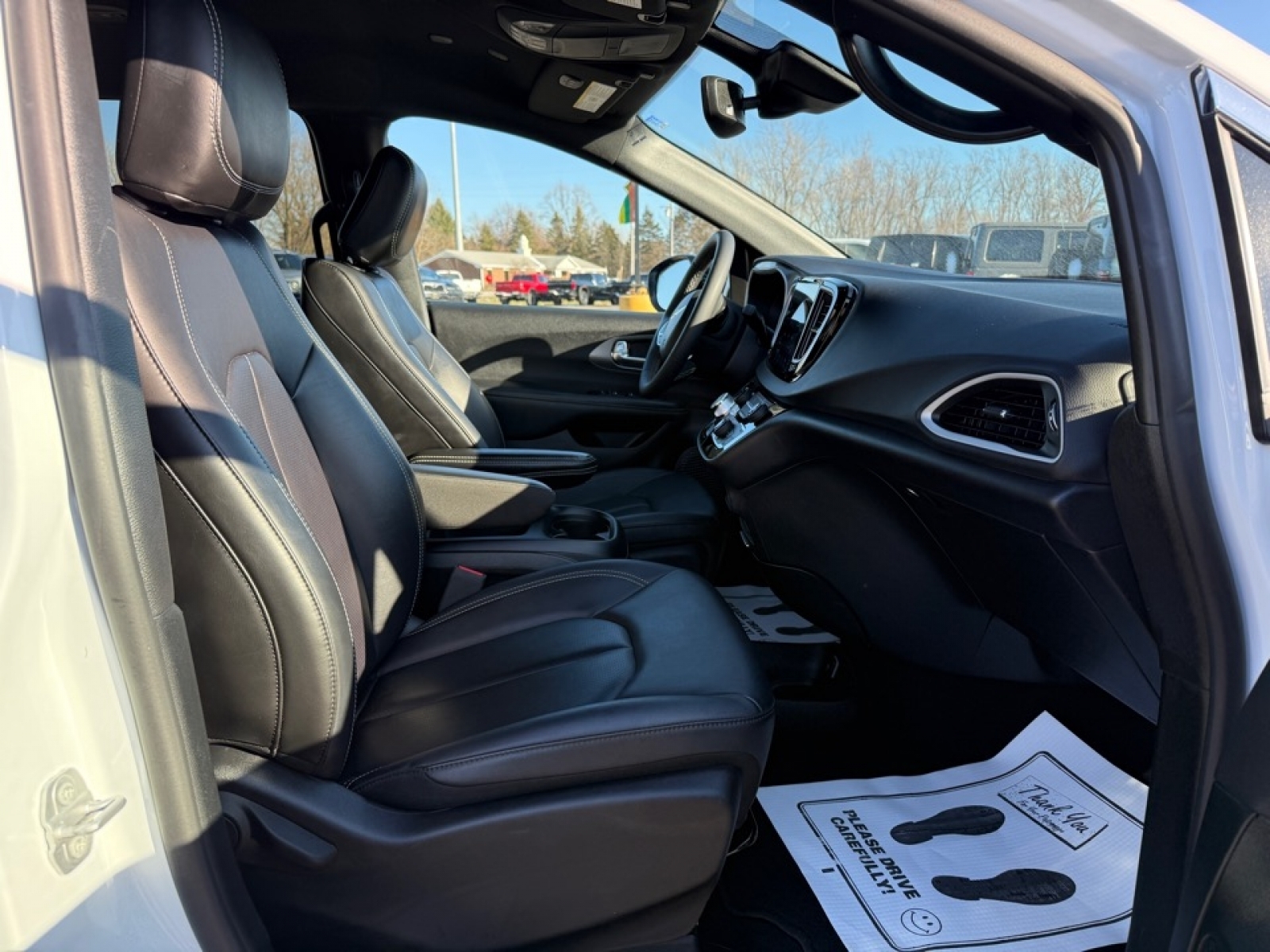 2025 Chrysler Pacifica Select, 39435, Photo