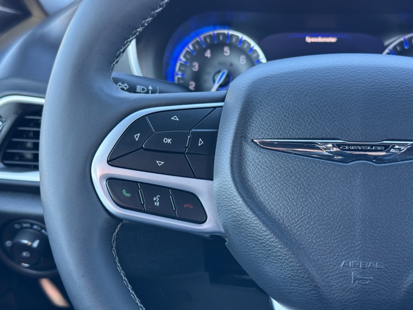 2025 Chrysler Pacifica Select, 39435, Photo