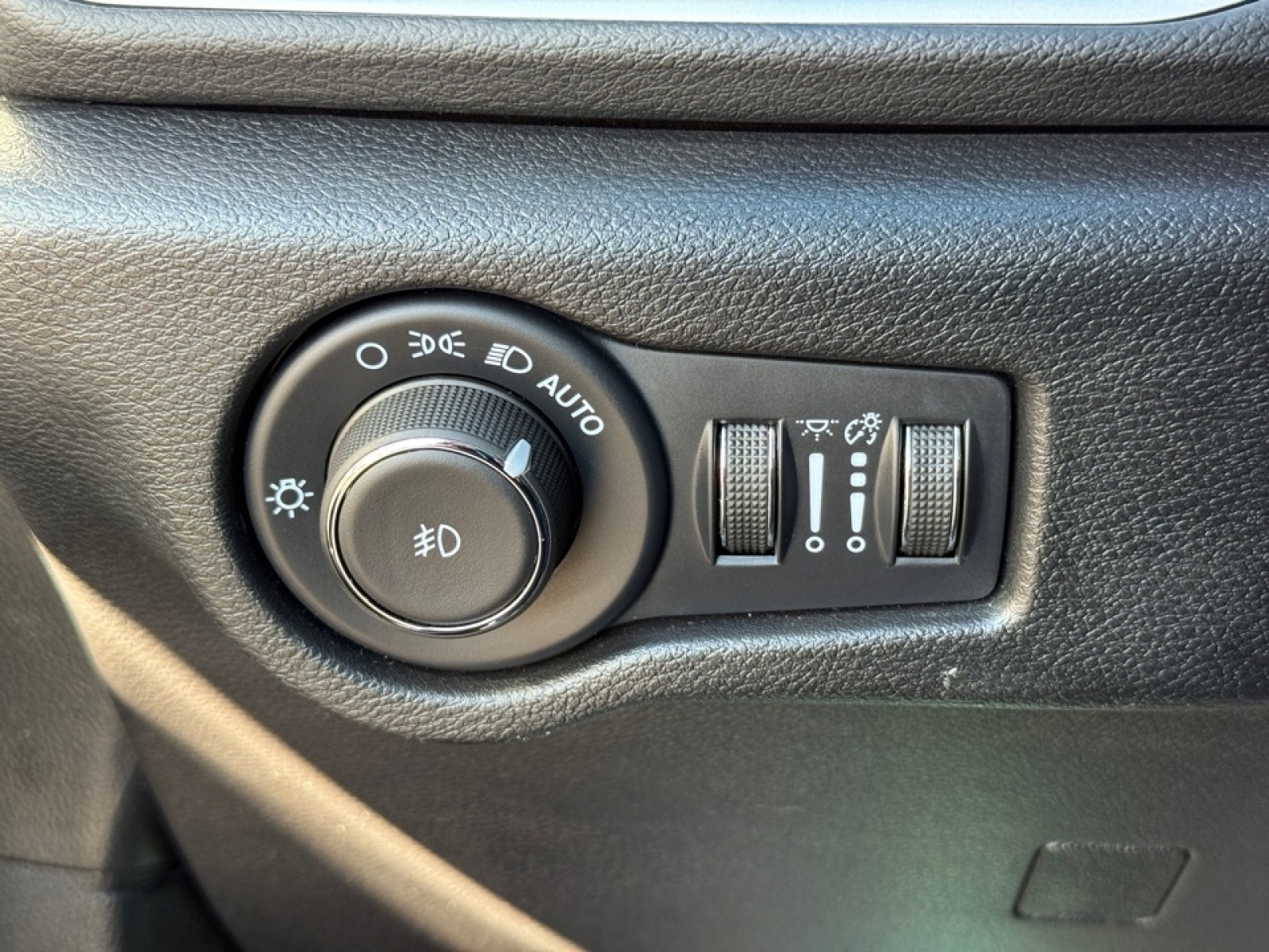 2025 Chrysler Pacifica Select, 39435, Photo