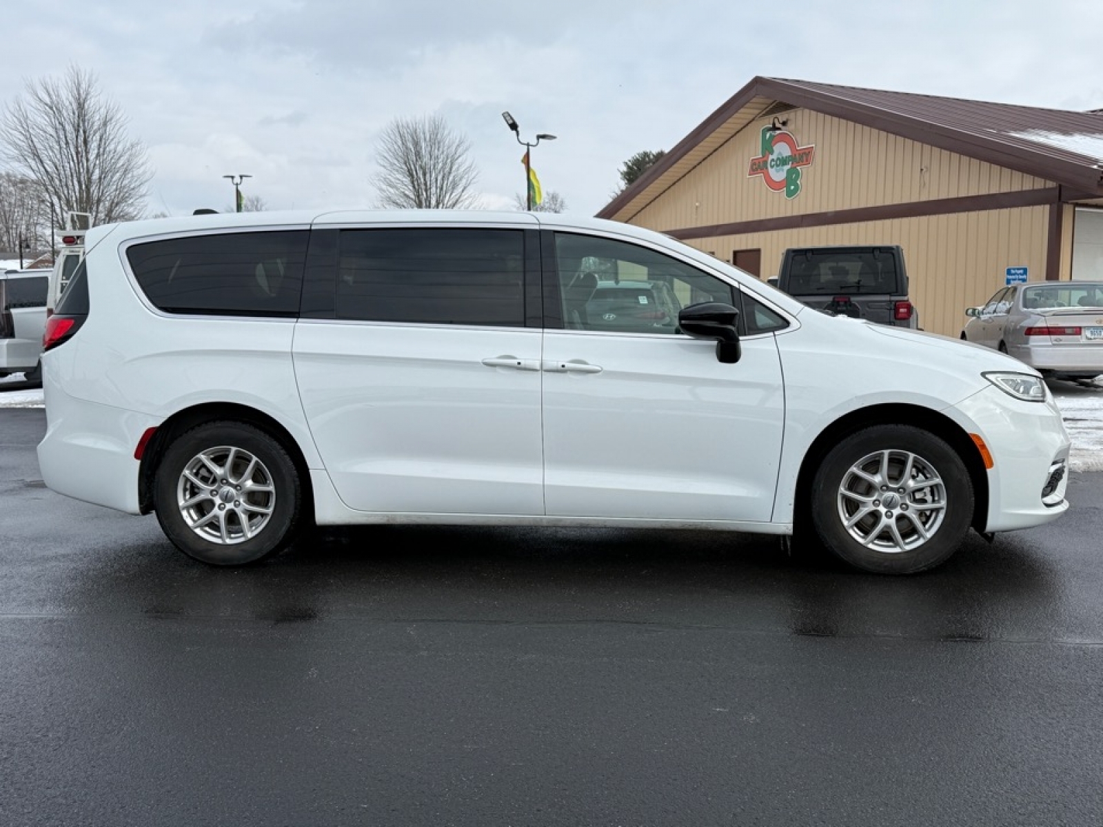 2025 Chrysler Pacifica Select, 39437, Photo