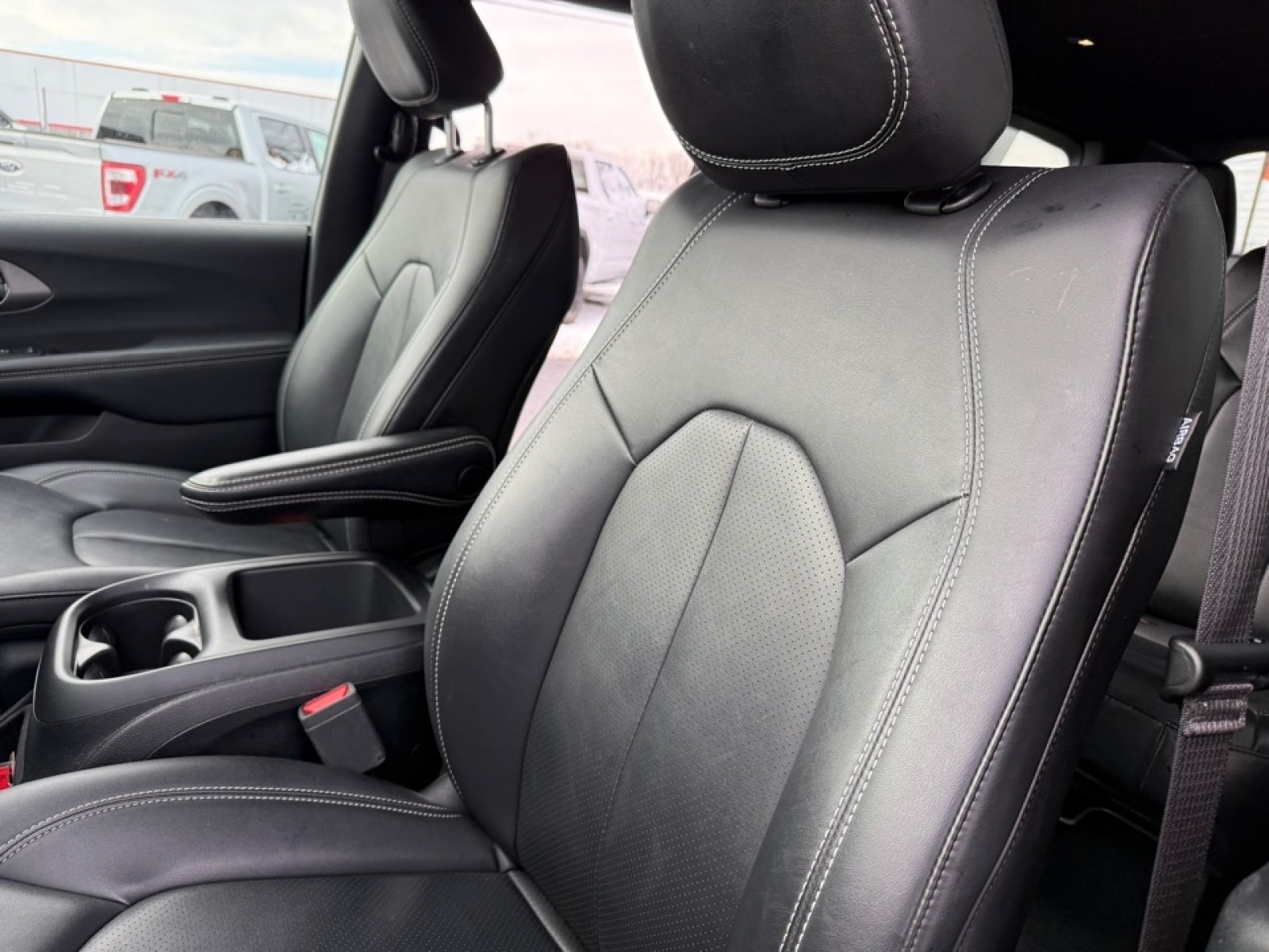 2025 Chrysler Pacifica Select, 39437, Photo