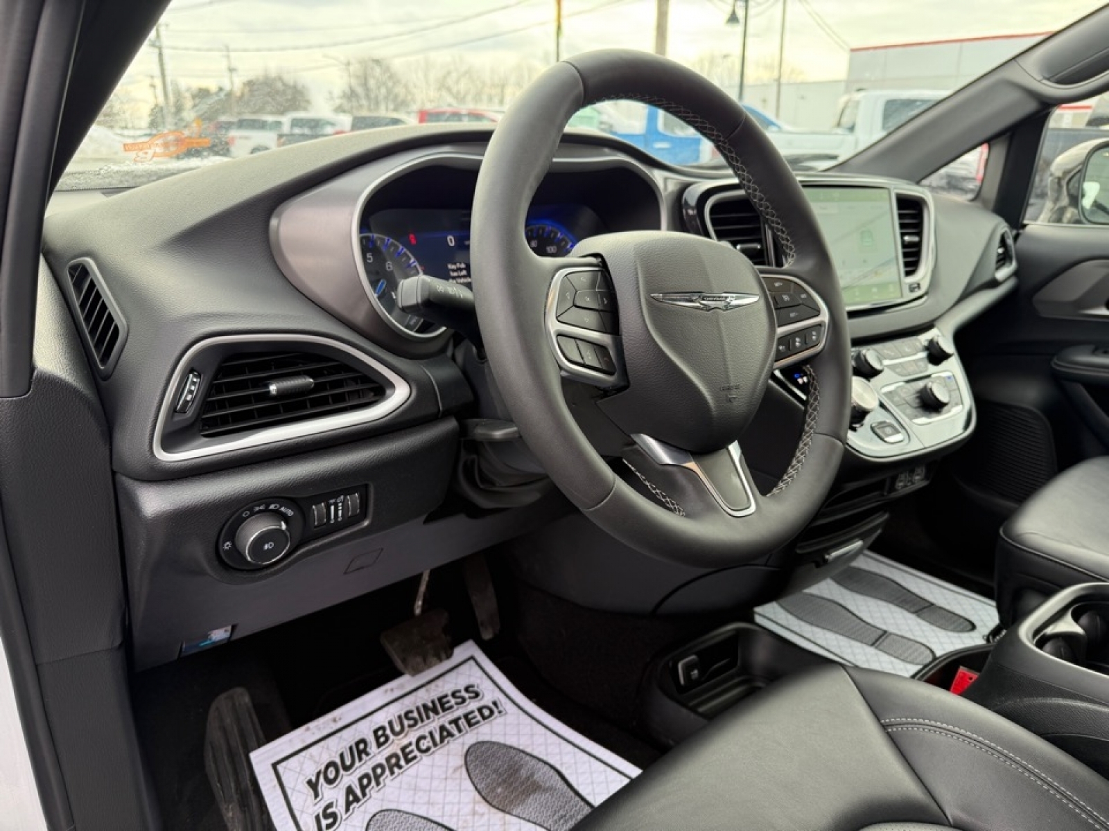 2025 Chrysler Pacifica Select, 39437, Photo