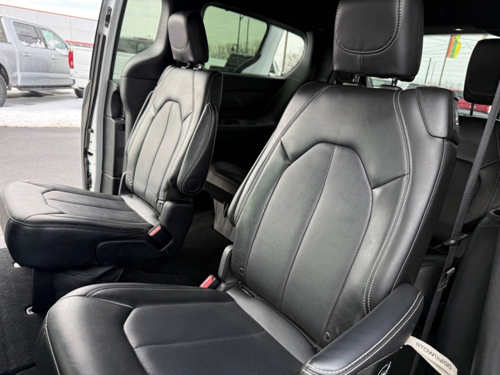 2025 Chrysler Pacifica Select, 39437, Photo