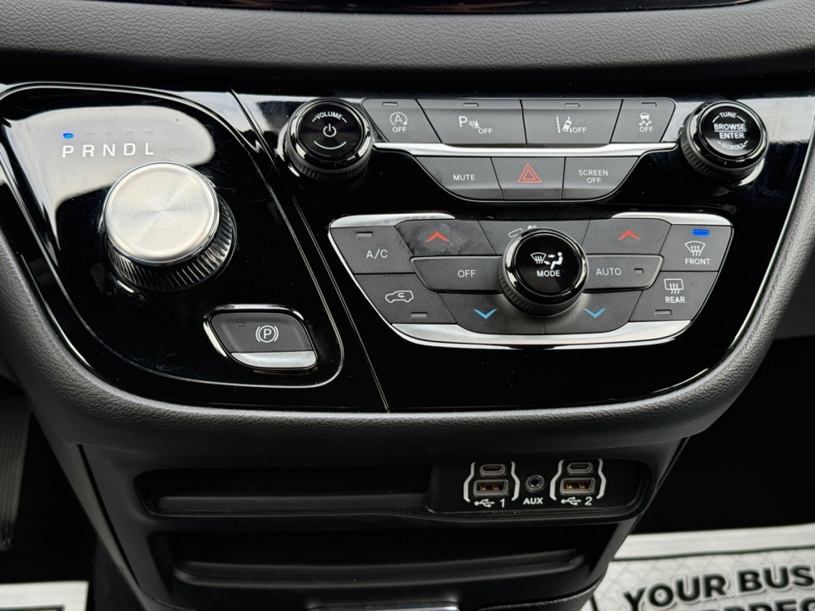 2025 Chrysler Pacifica Select, 39437, Photo