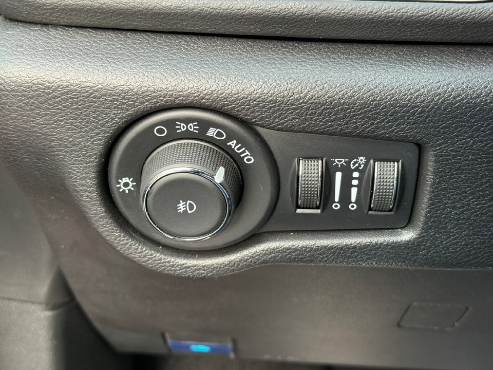 2025 Chrysler Pacifica Select, 39437, Photo