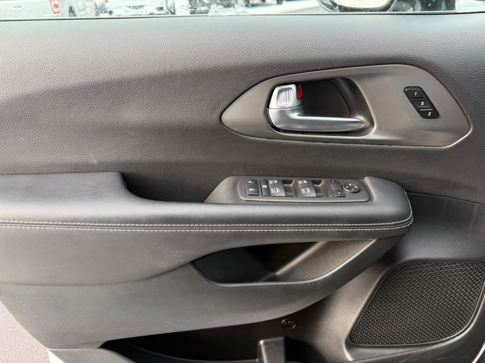 2025 Chrysler Pacifica Select, 39437, Photo