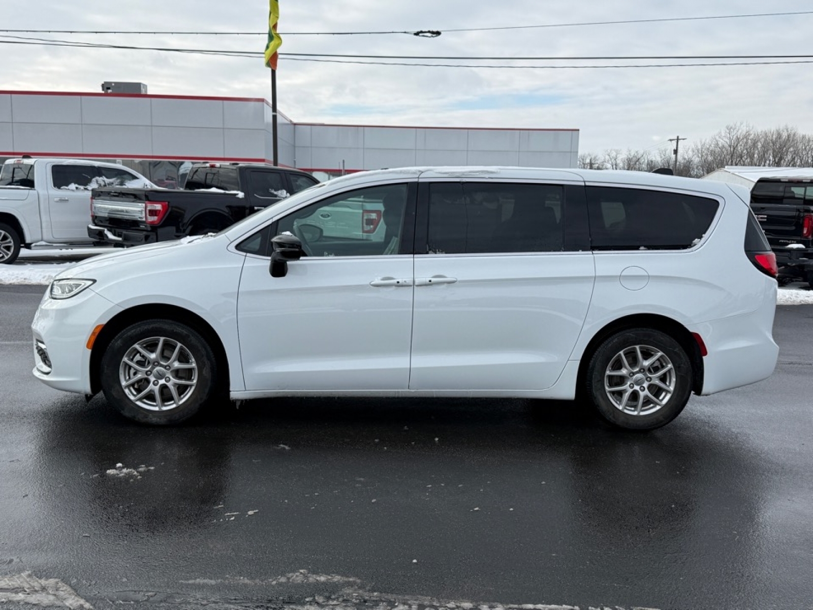 2025 Chrysler Pacifica Select, 39437, Photo