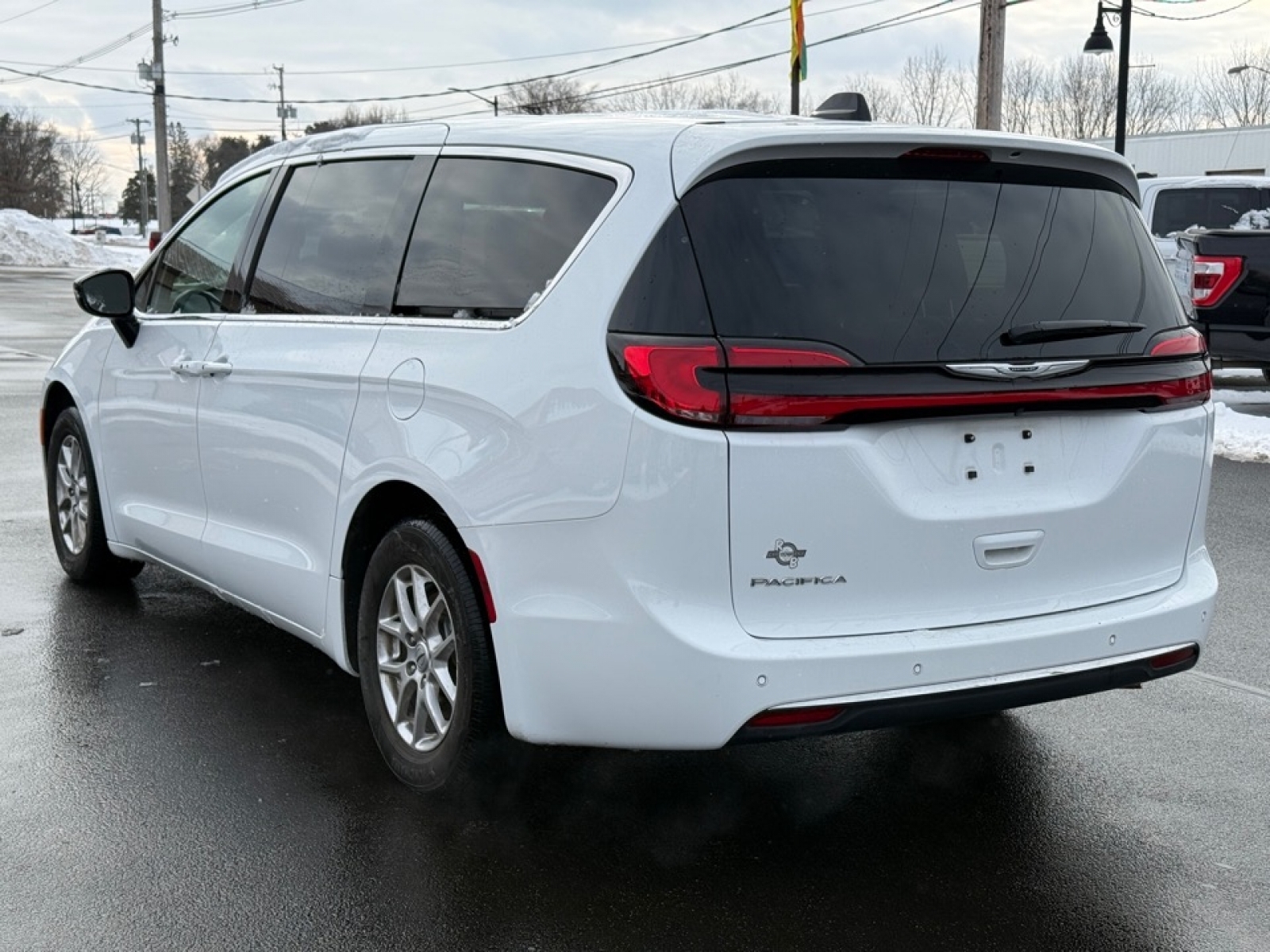 2025 Chrysler Pacifica Select, 39437, Photo