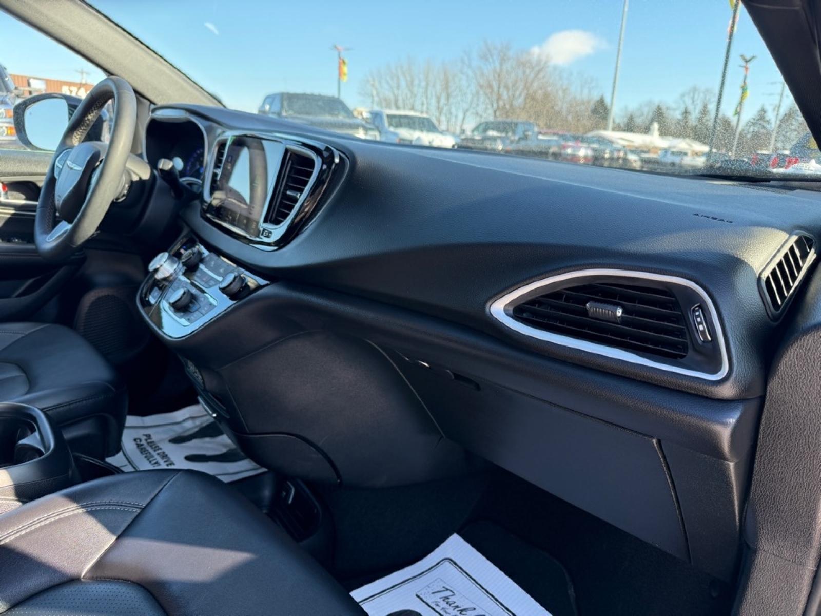 2025 Chrysler Pacifica Select, 39438, Photo