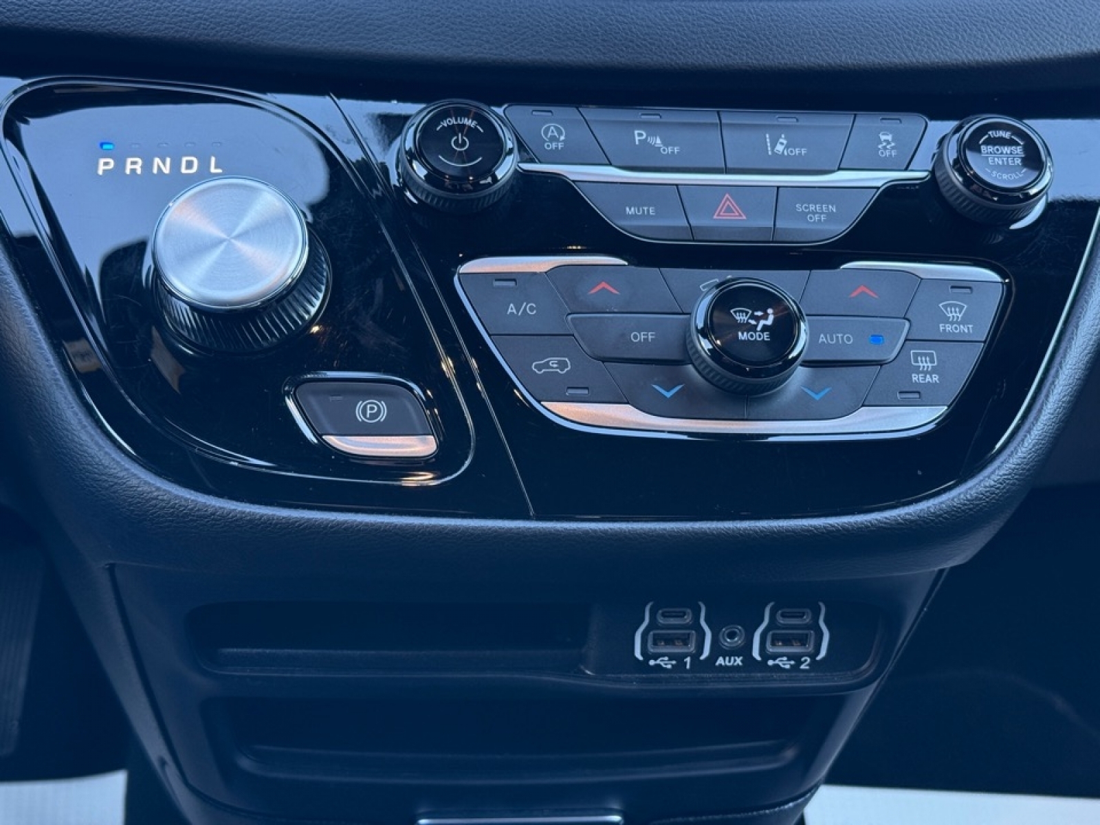 2025 Chrysler Pacifica Select, 39438, Photo