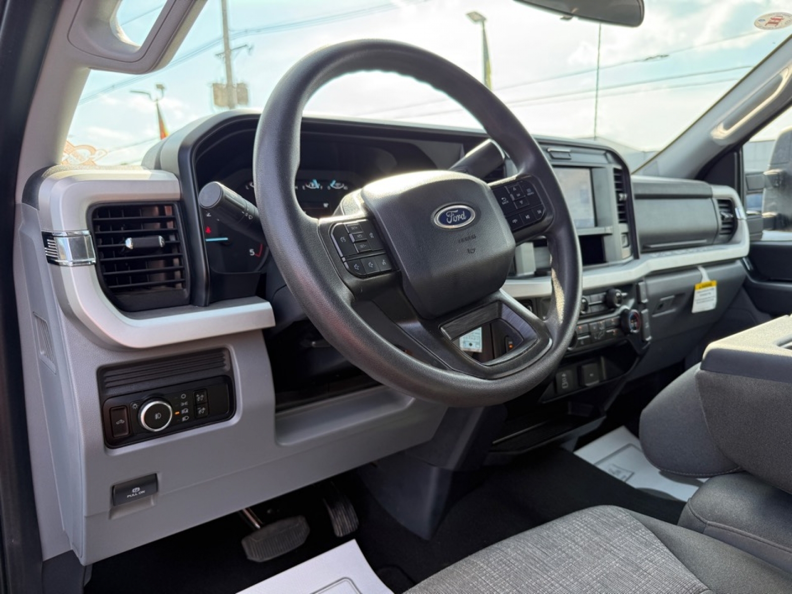 2025 Ford F-350 XLT, 38862, Photo