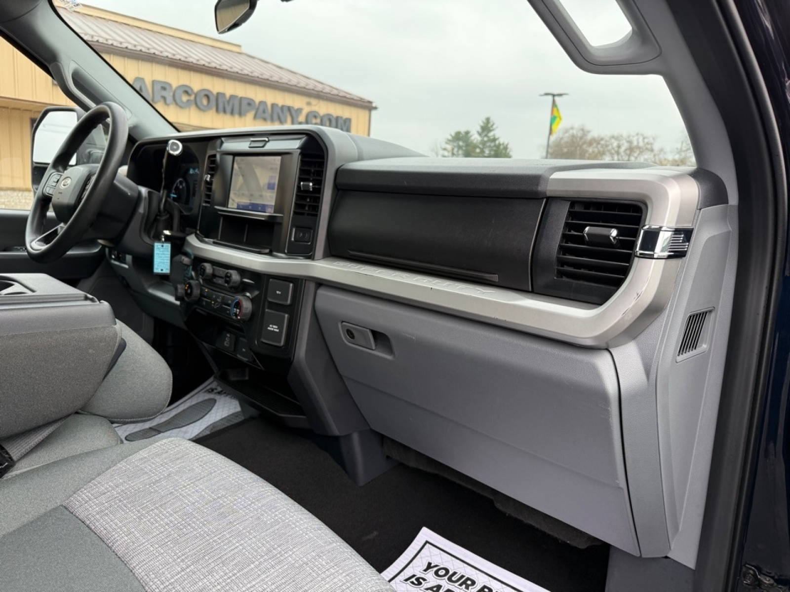 2025 Ford F-350 XLT, 39193, Photo