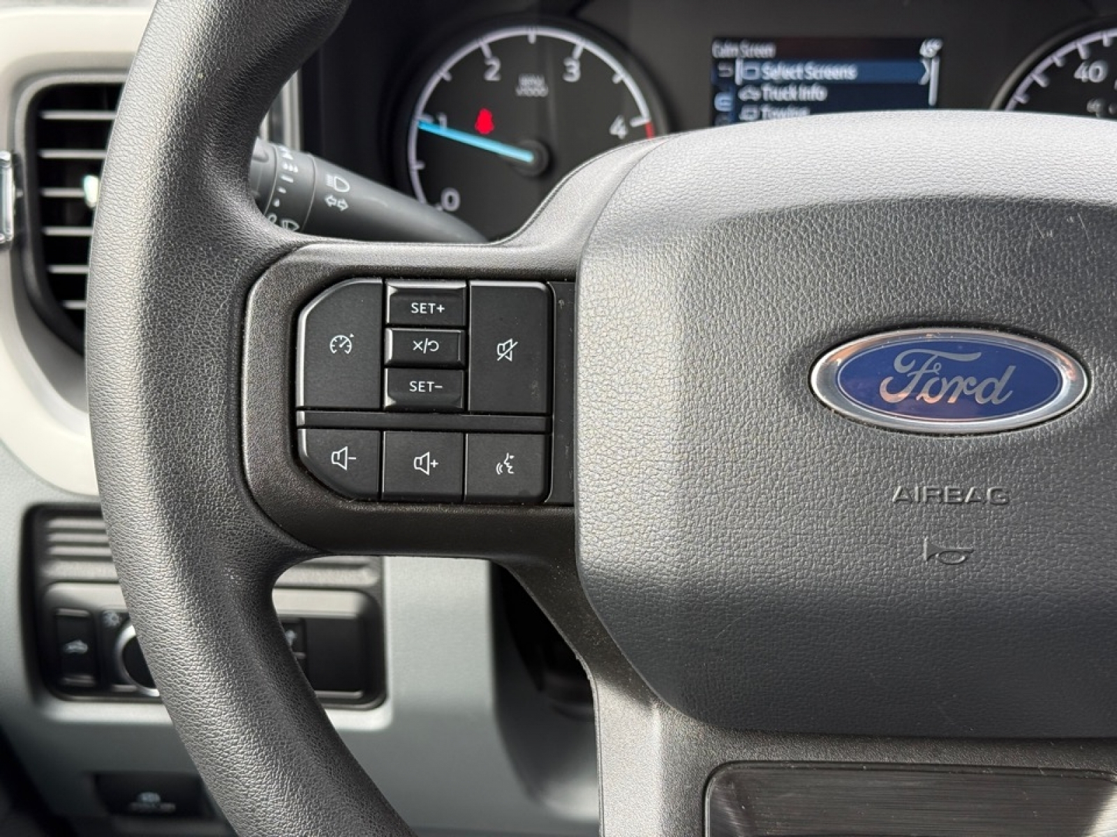 2025 Ford F-350 XLT, 39193, Photo