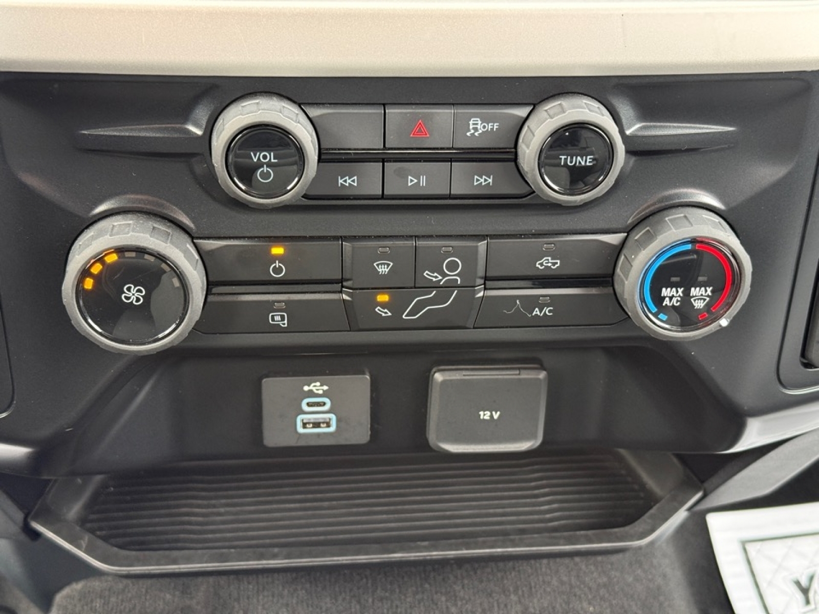 2025 Ford F-350 XLT, 39193, Photo