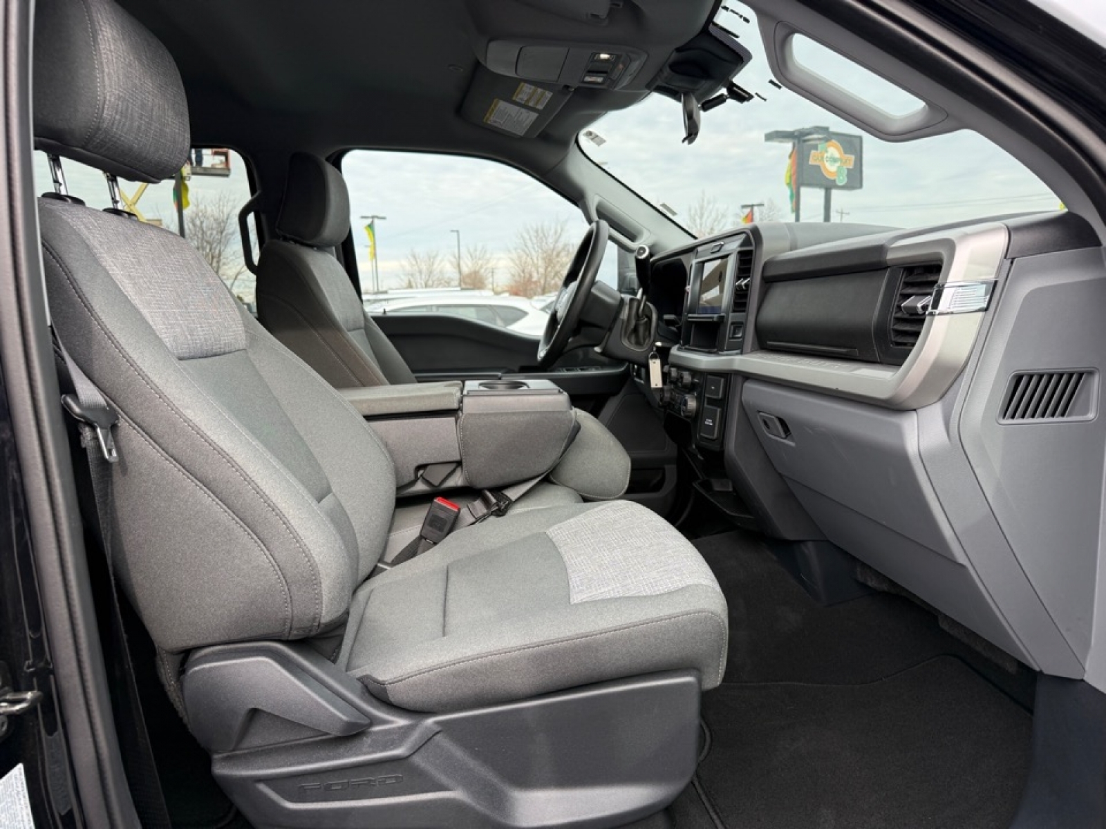 2025 Ford F-350 XLT, 39194, Photo