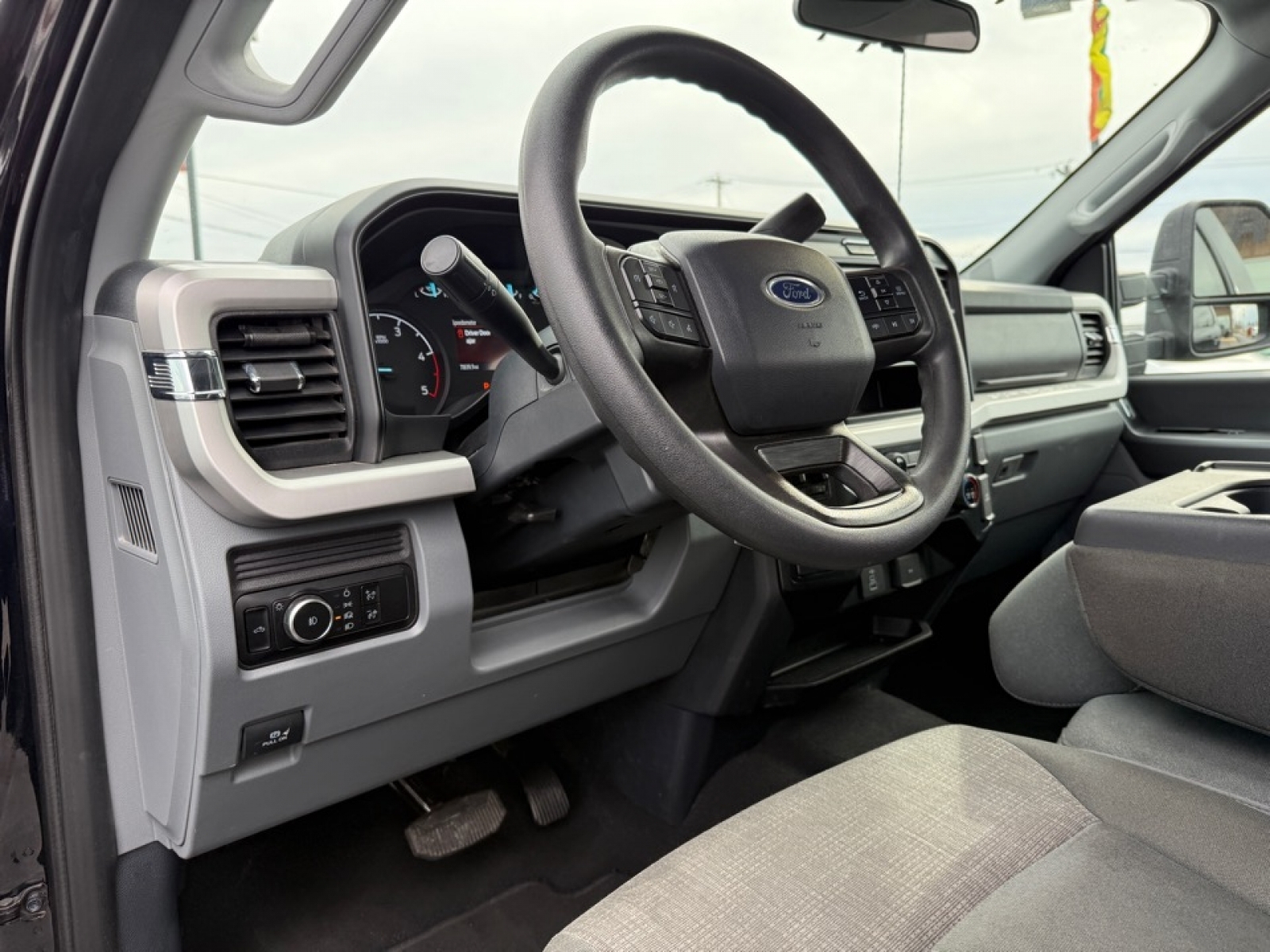 2025 Ford F-350 XLT, 39194, Photo