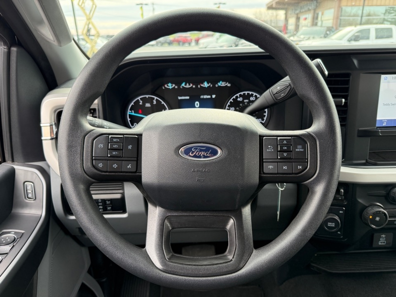 2025 Ford F-350 XLT, 39194, Photo