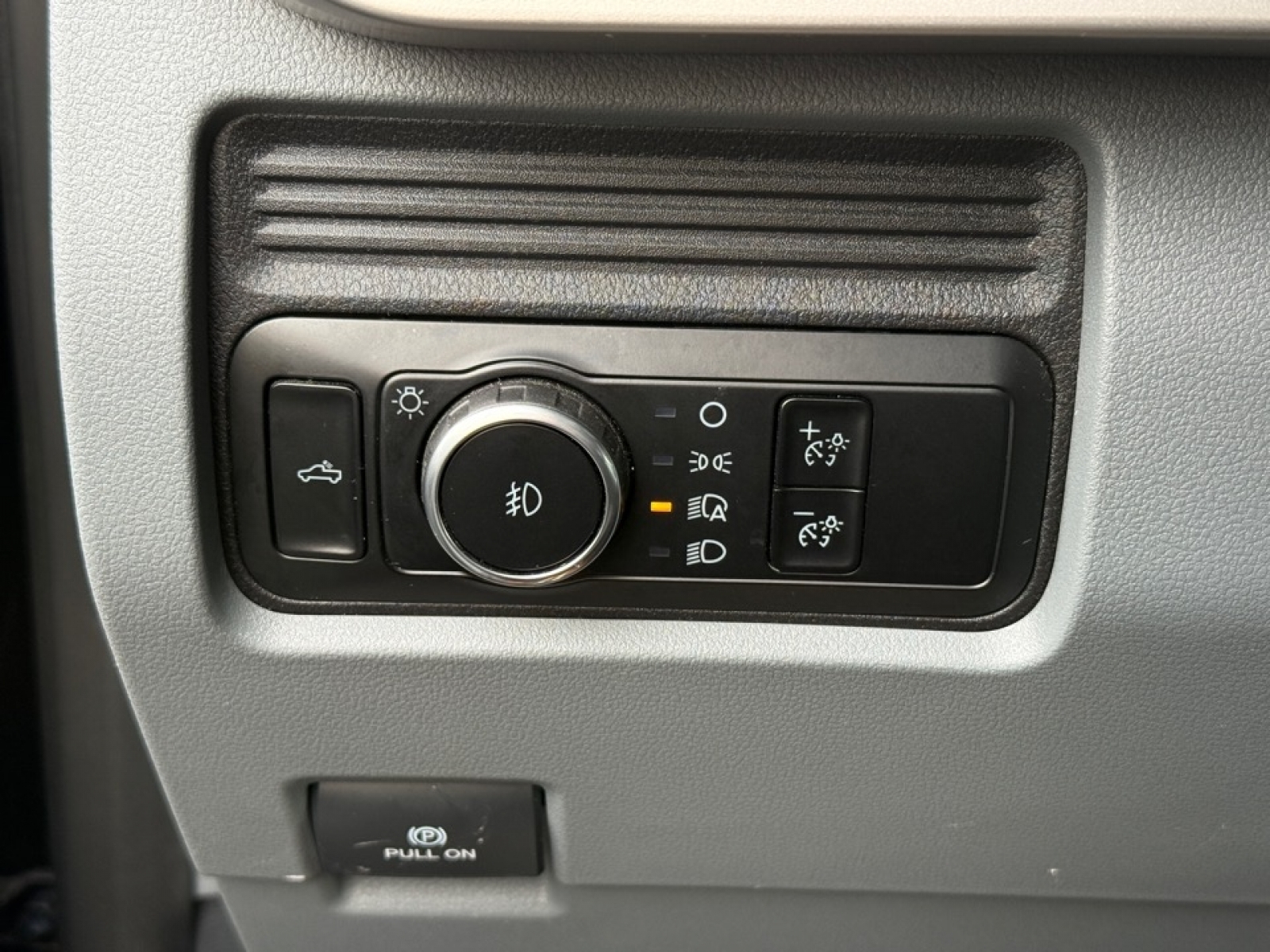 2025 Ford F-350 XLT, 39194, Photo