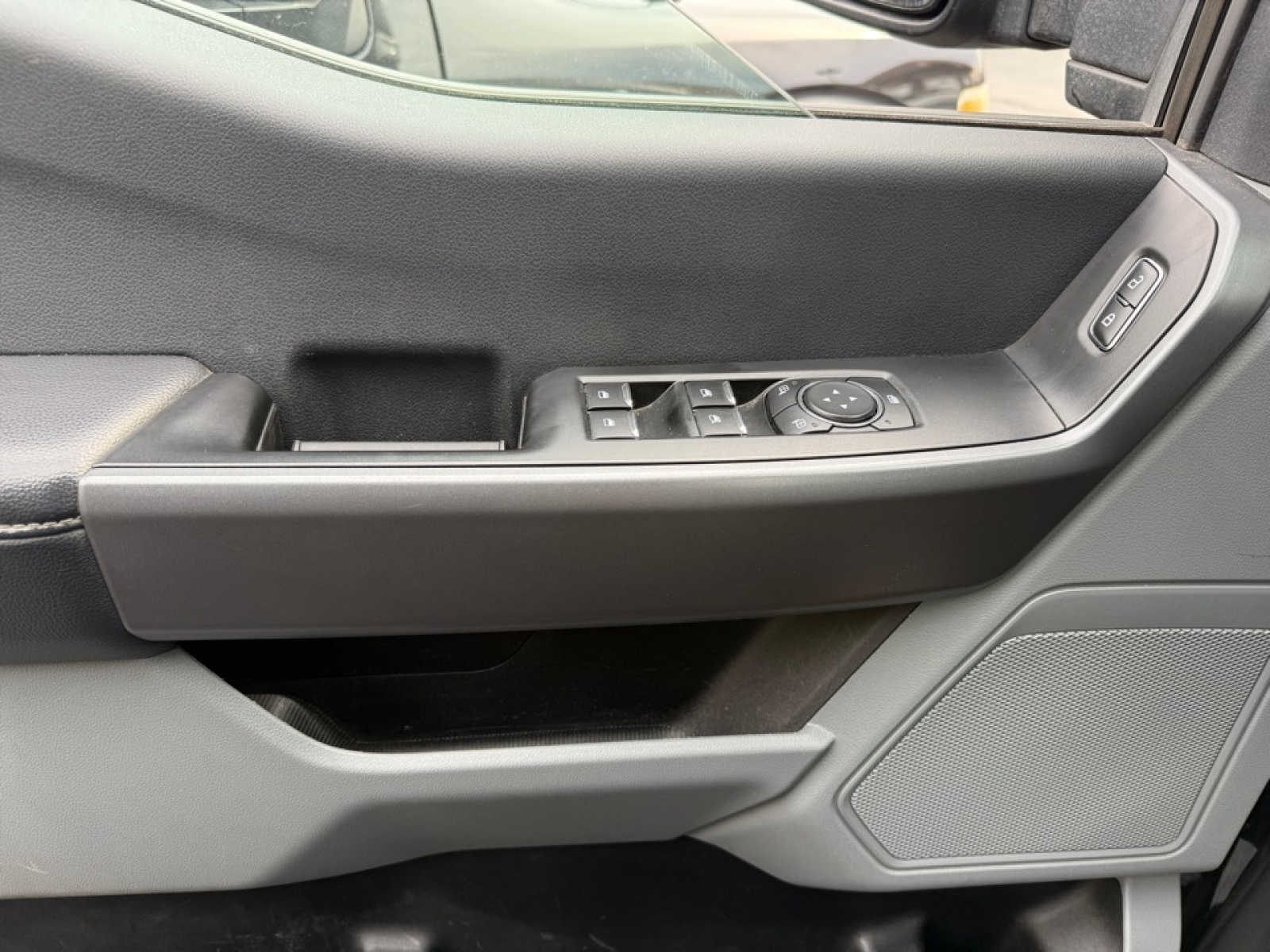 2025 Ford F-350 XLT, 39194, Photo