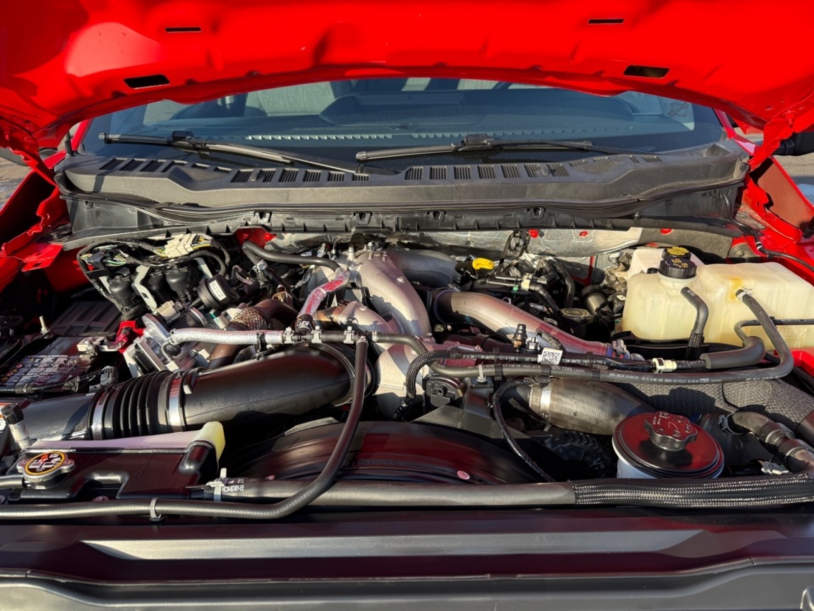 2025 Ford F-350 XLT, 39329, Photo