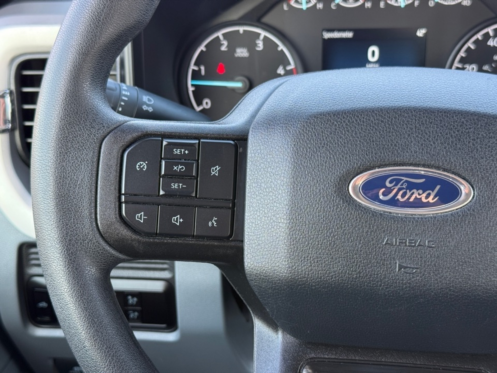 2025 Ford F-350 XLT, 39329, Photo