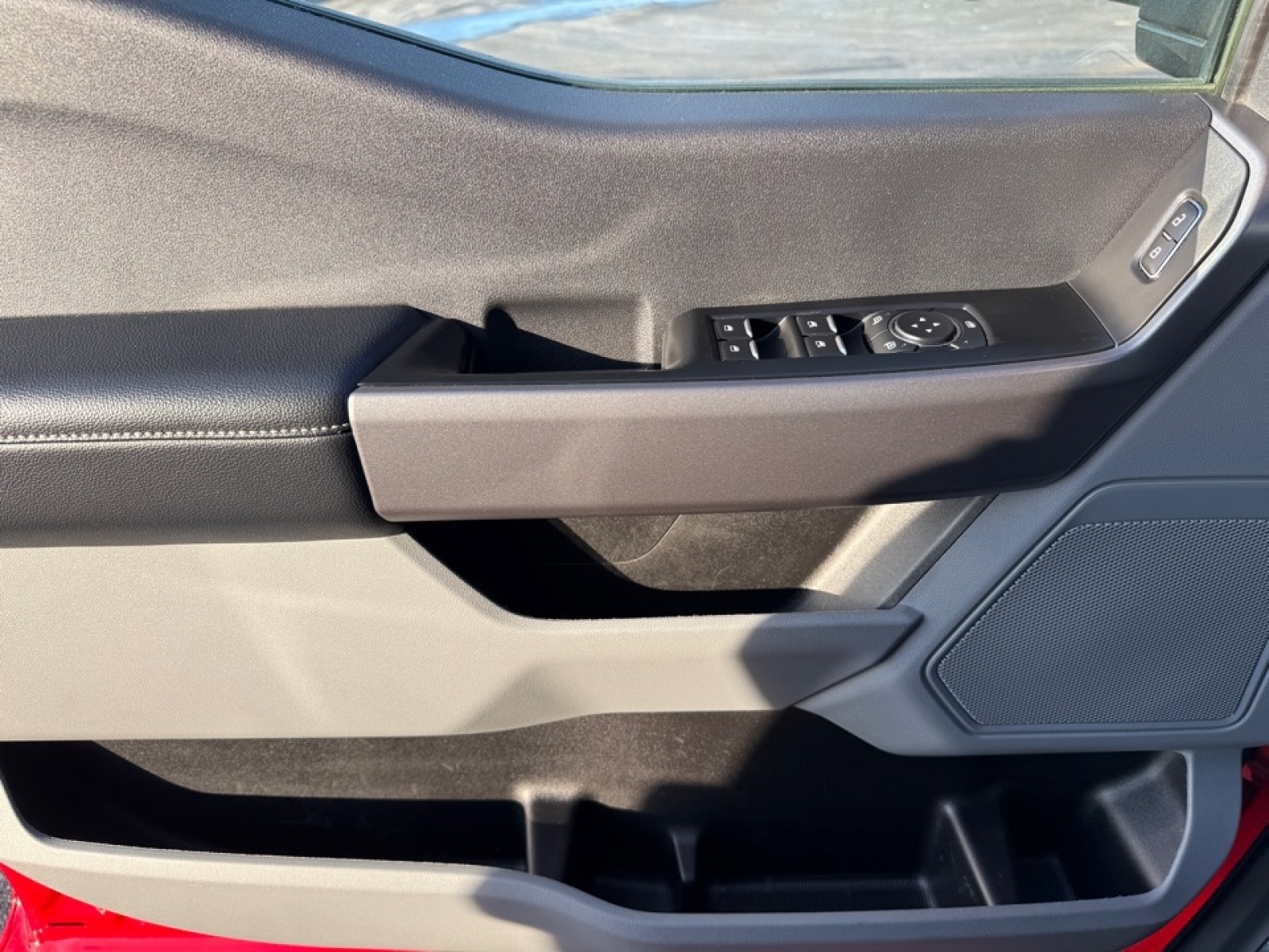 2025 Ford F-350 XLT, 39329, Photo