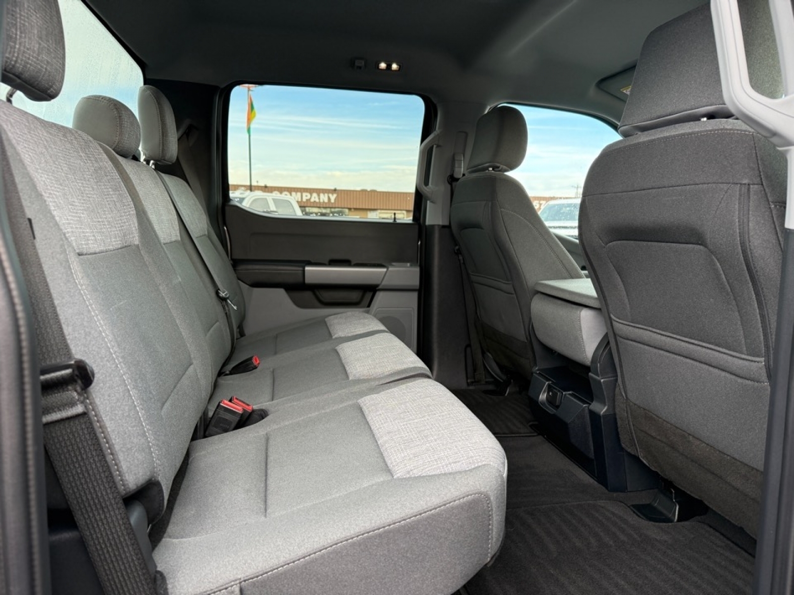 2025 Ford F-350 XLT, 39381, Photo