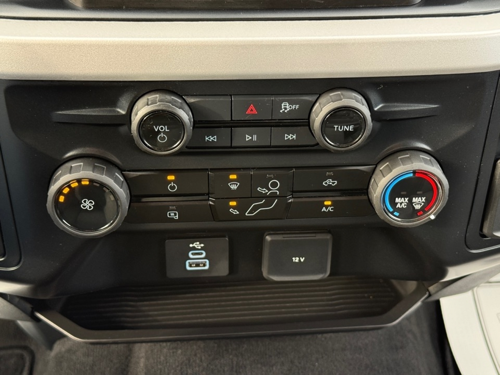 2025 Ford F-350 XLT, 39381, Photo