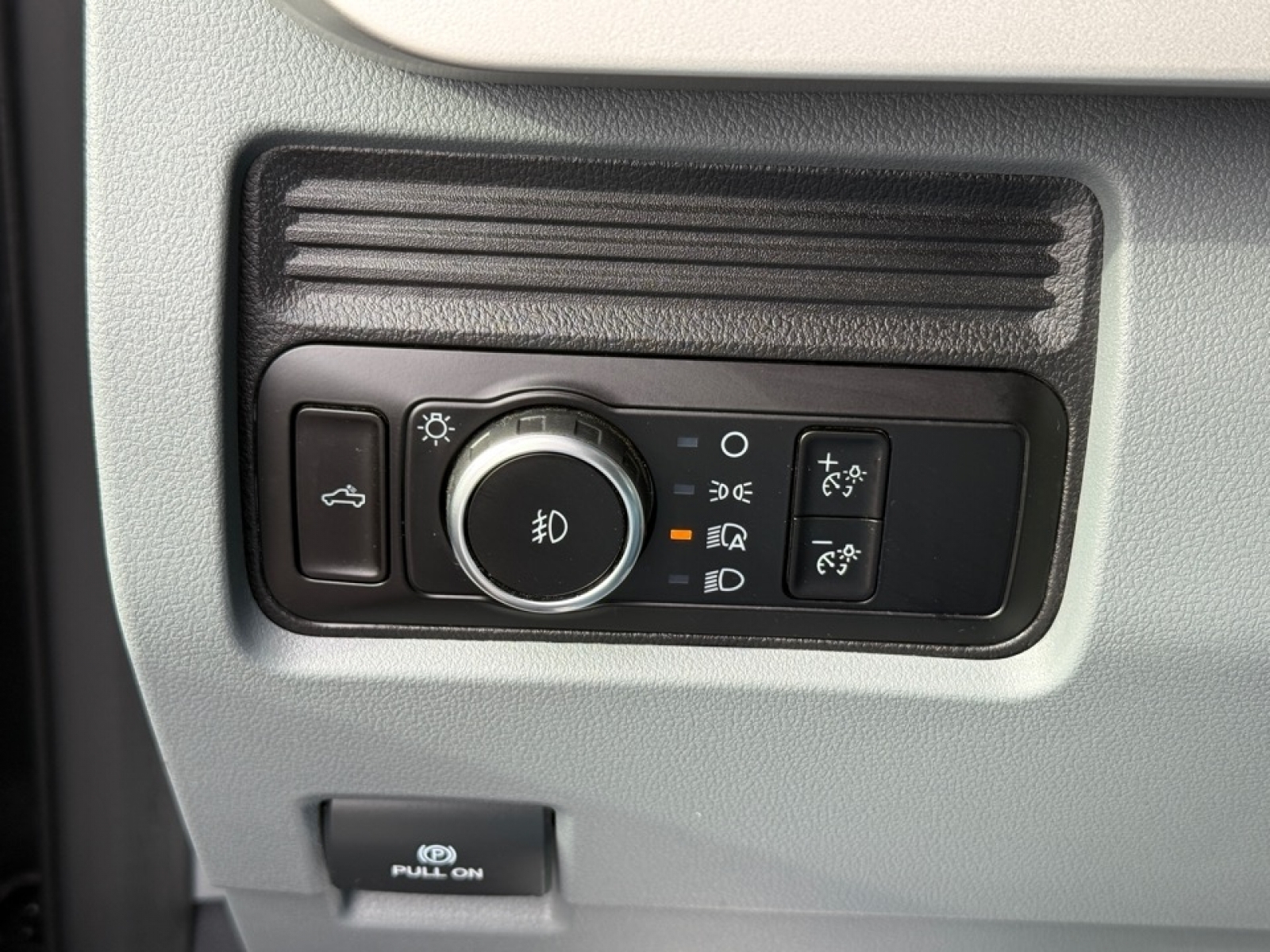 2025 Ford F-350 XLT, 39381, Photo