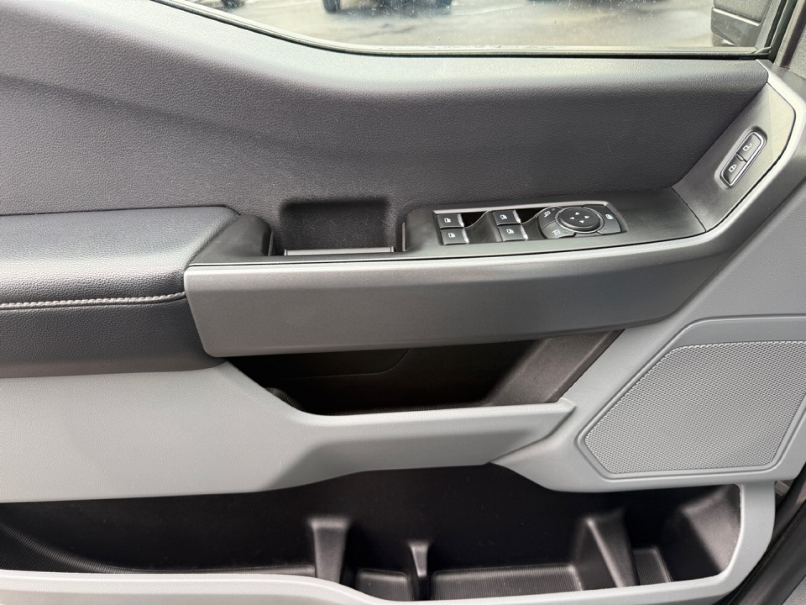 2025 Ford F-350 XLT, 39381, Photo