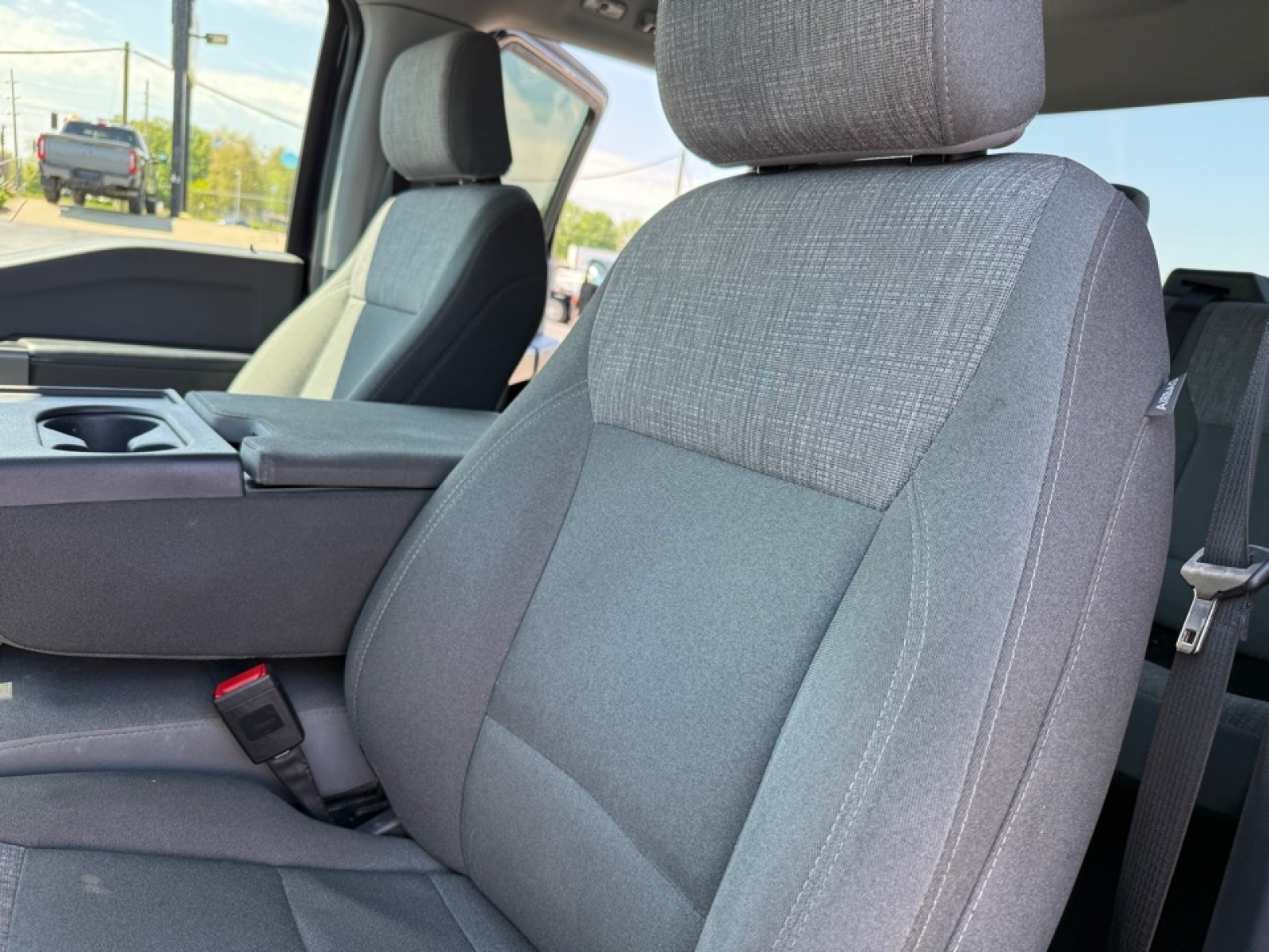 2025 Ford F-350 XLT, 39915, Photo