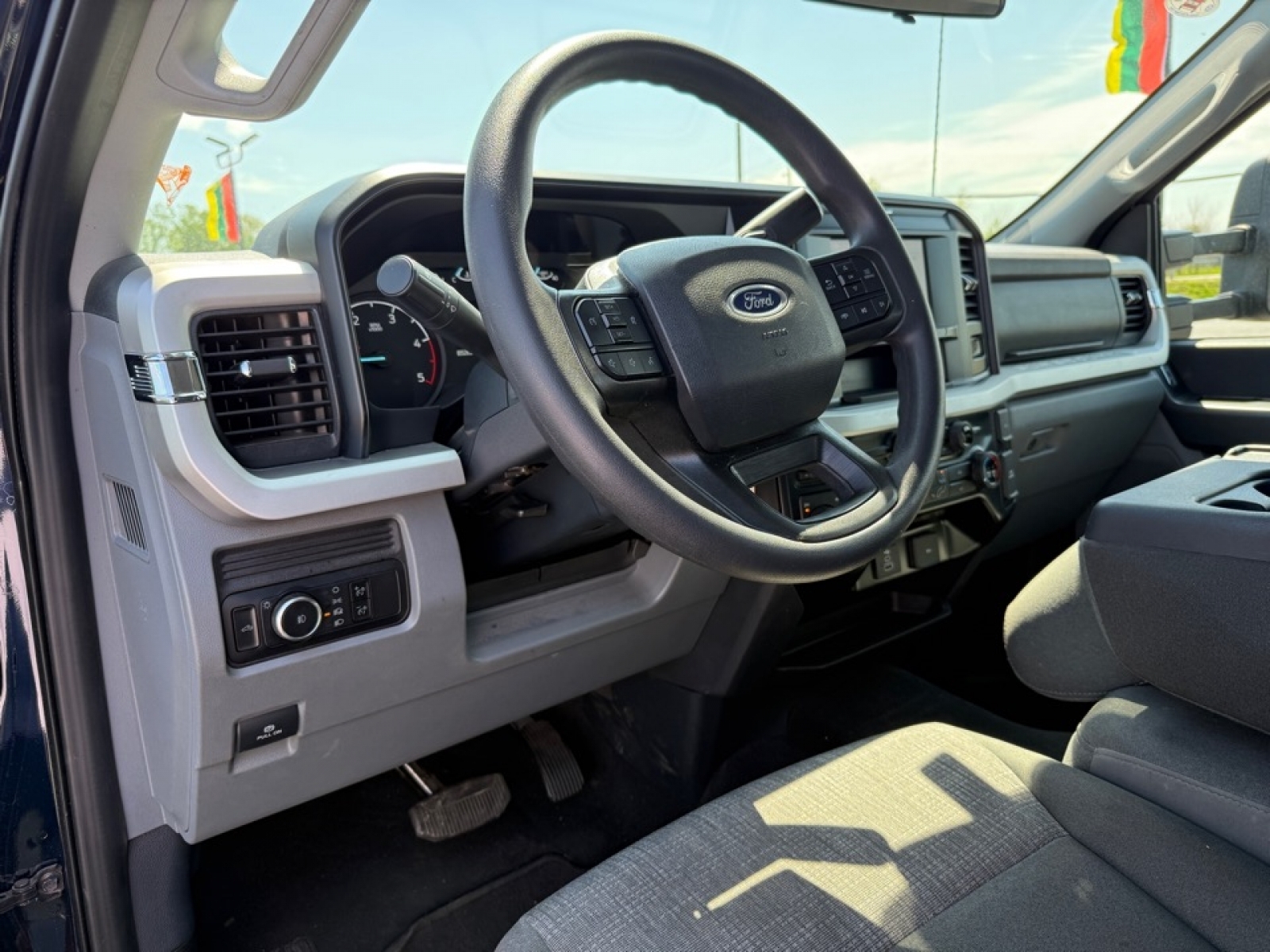 2025 Ford F-350 XLT, 39915, Photo