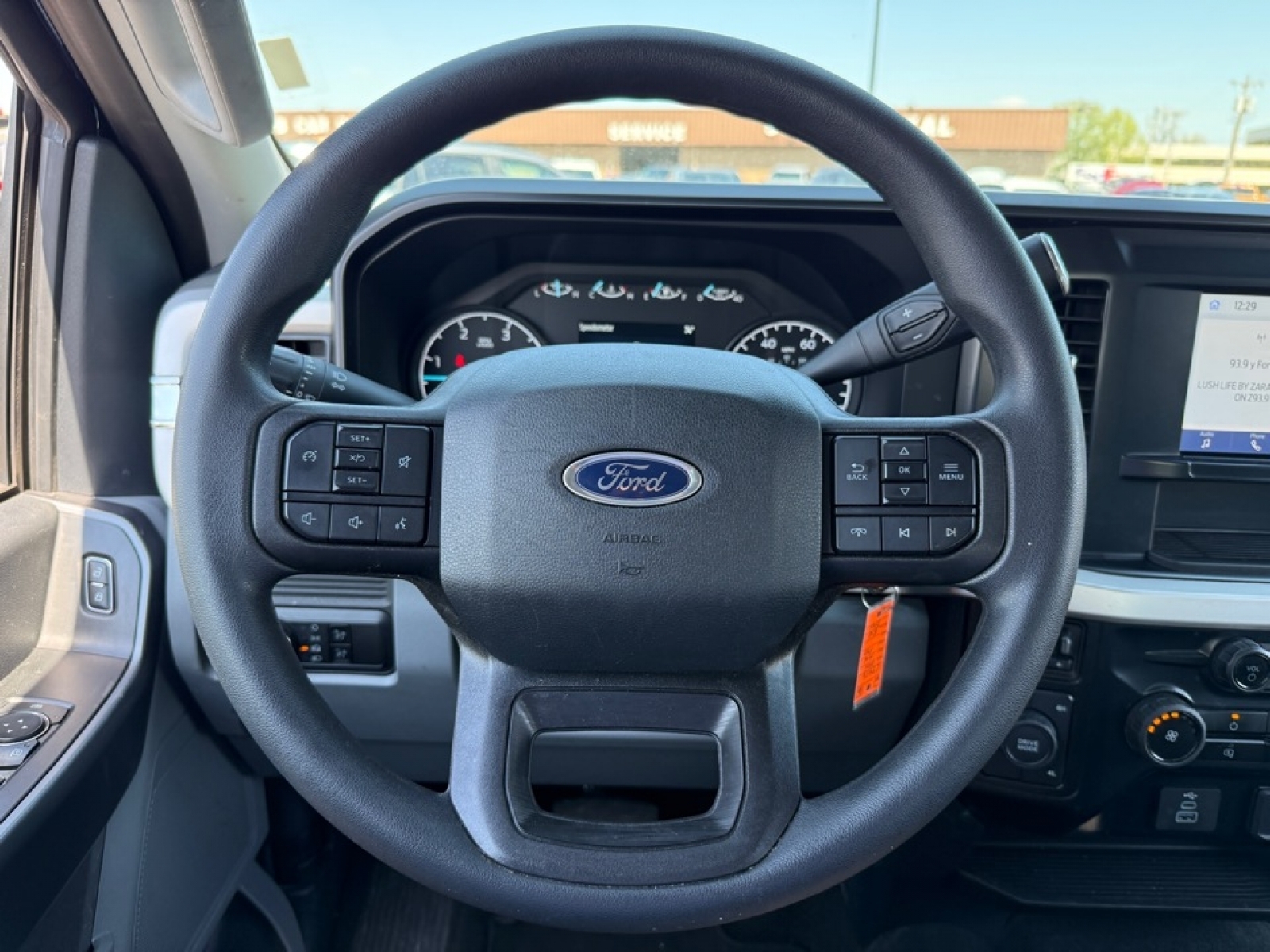 2025 Ford F-350 XLT, 39915, Photo