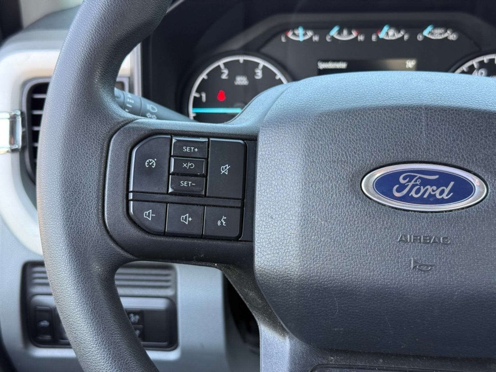 2025 Ford F-350 XLT, 39915, Photo