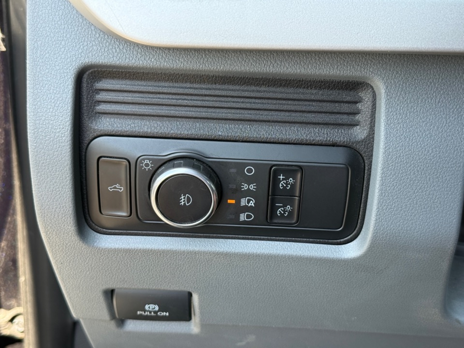 2025 Ford F-350 XLT, 39915, Photo