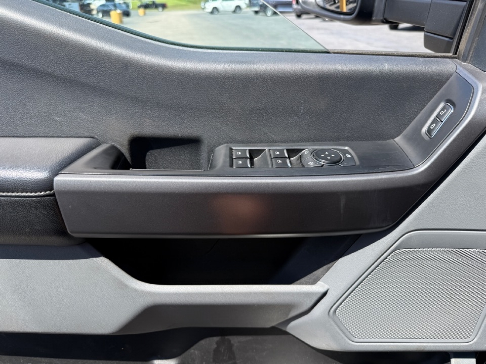 2025 Ford F-350 XLT, 39915, Photo