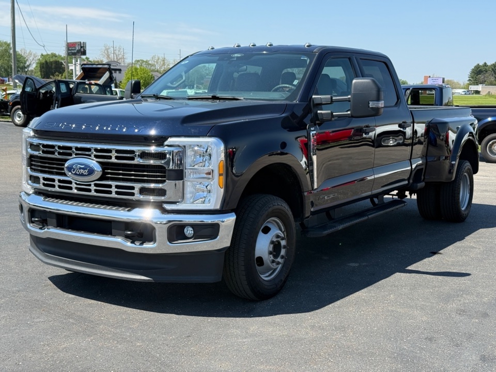 2025 Ford F-350 XLT, 39915, Photo