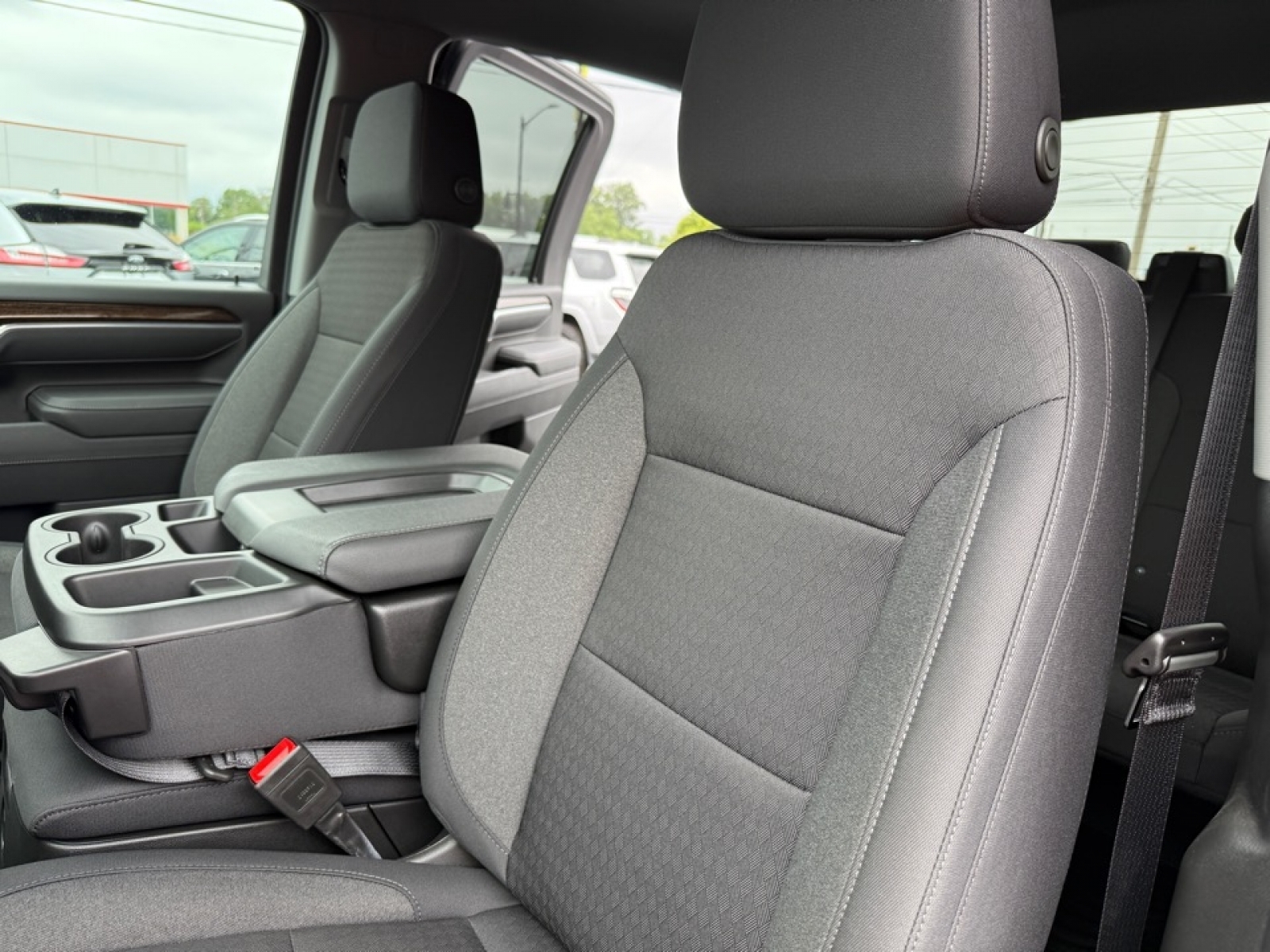 2025 GMC Sierra 2500HD 4WD Crew Cab Standard Bed SLE, 38844, Photo