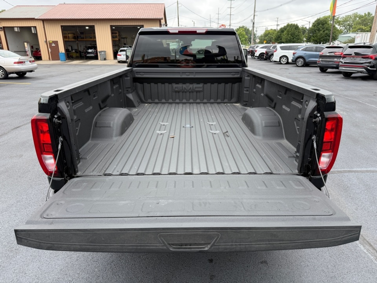 2025 GMC Sierra 2500HD 4WD Crew Cab Standard Bed SLE, 38844, Photo