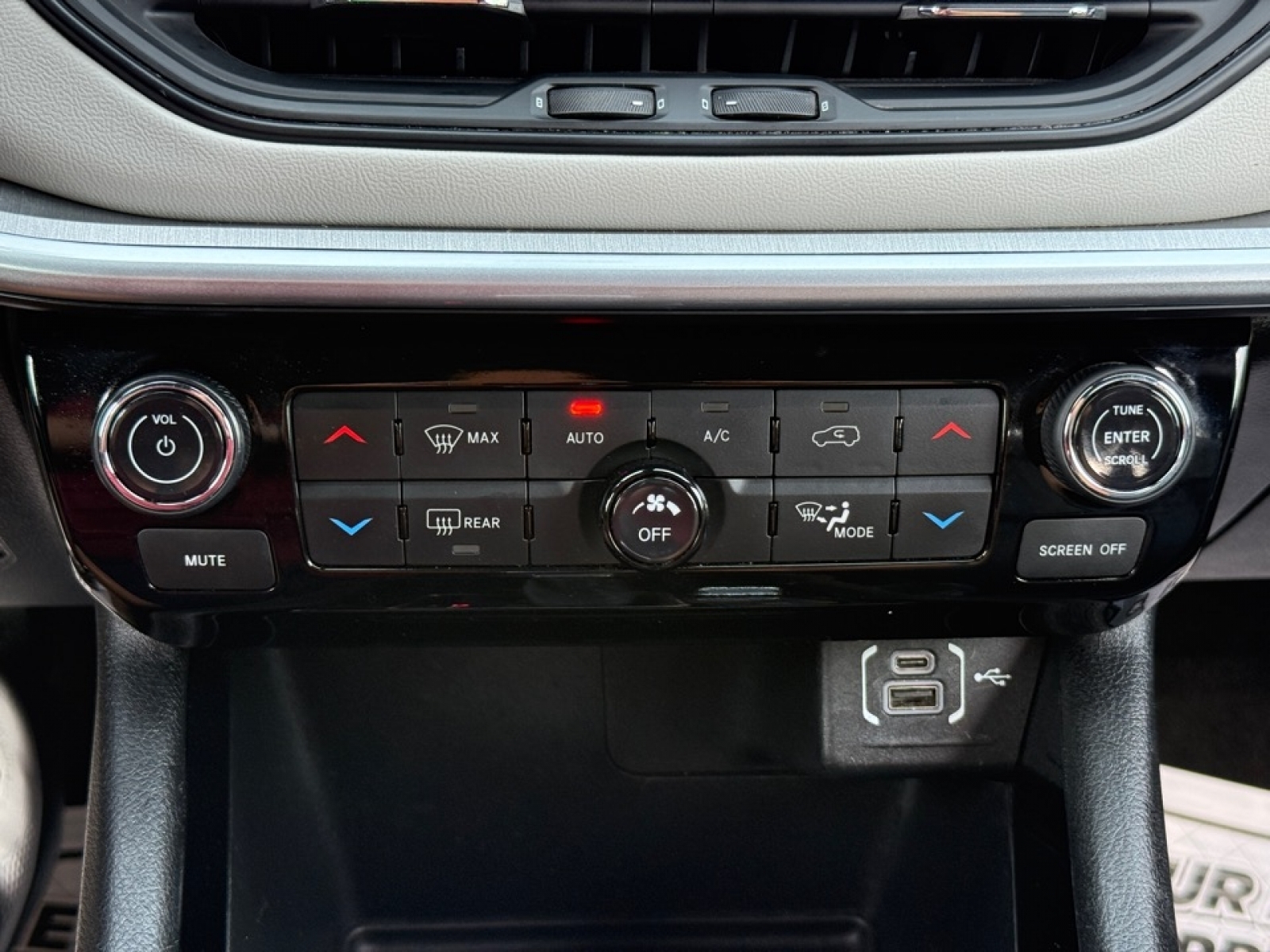 2025 Jeep Compass Limited 4x4, 39797, Photo