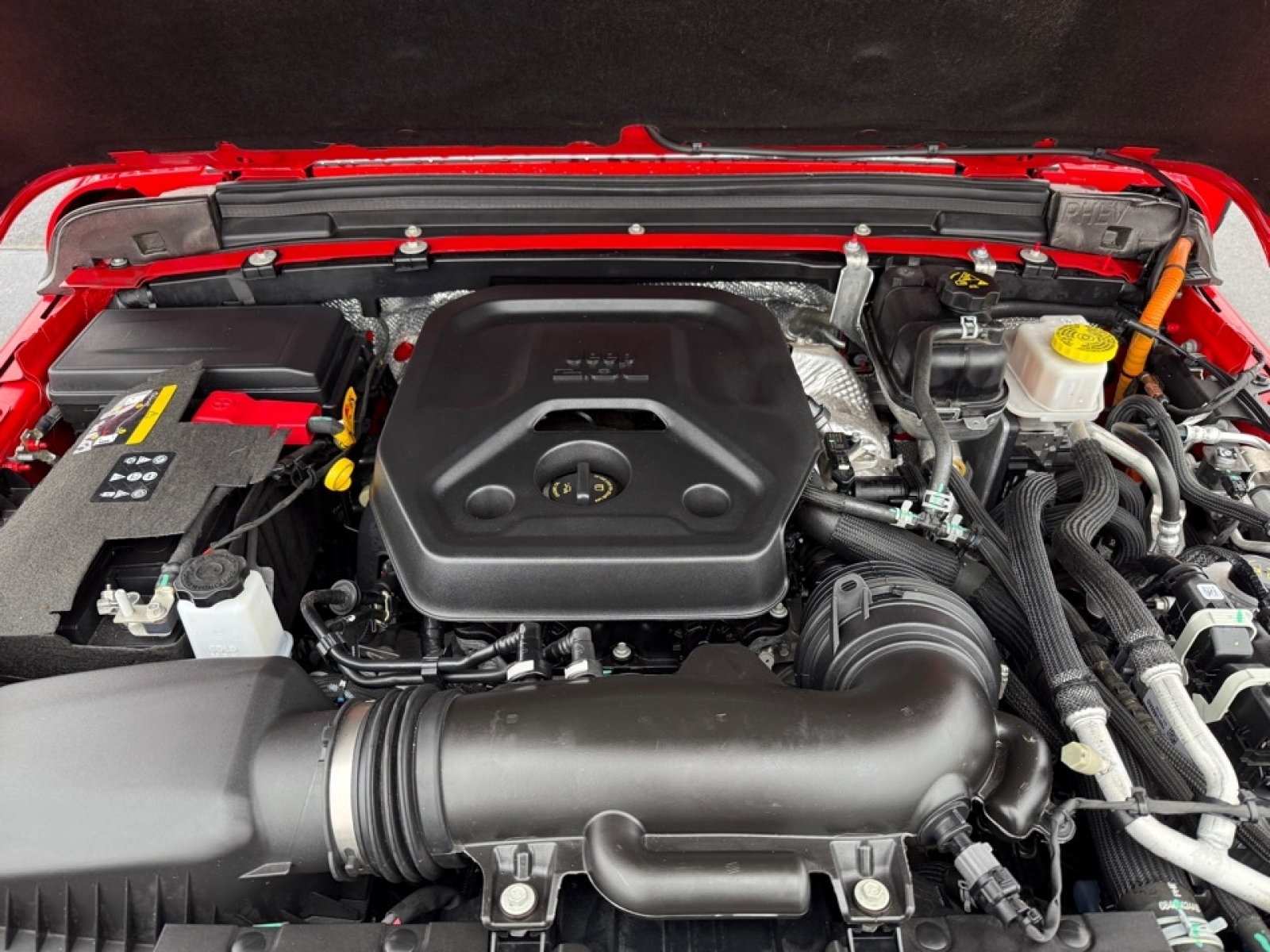 2025 Jeep Wrangler 4xe Sahara 4xe, 39588, Photo