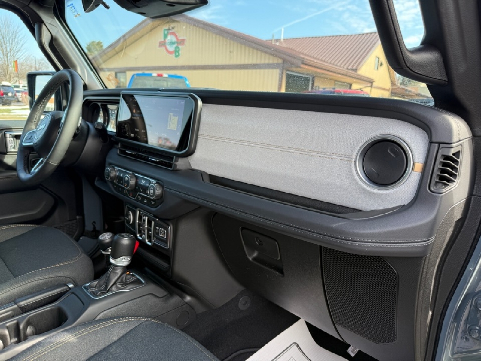 2025 Jeep Wrangler 4xe Sahara 4xe, 39589, Photo